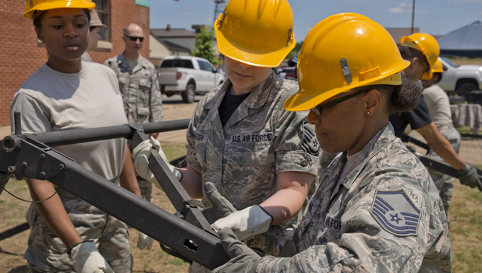 913th Airlift Group