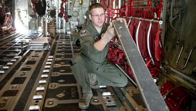 913th Airlift Group